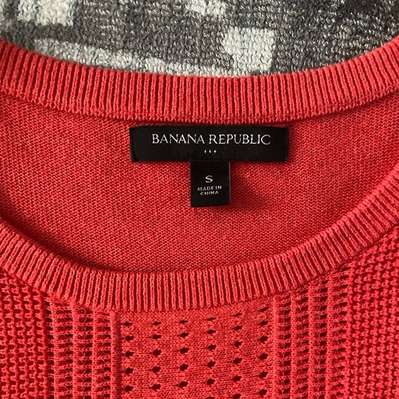 GUC Banana Republic Coral Knit Crew Sweater Size Small No visible wear - Picture 3 of 8